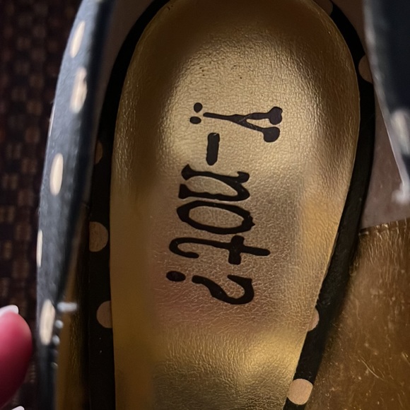 Black peep toe high heels with with gold polka dots and ribbon - Picture 3 of 3